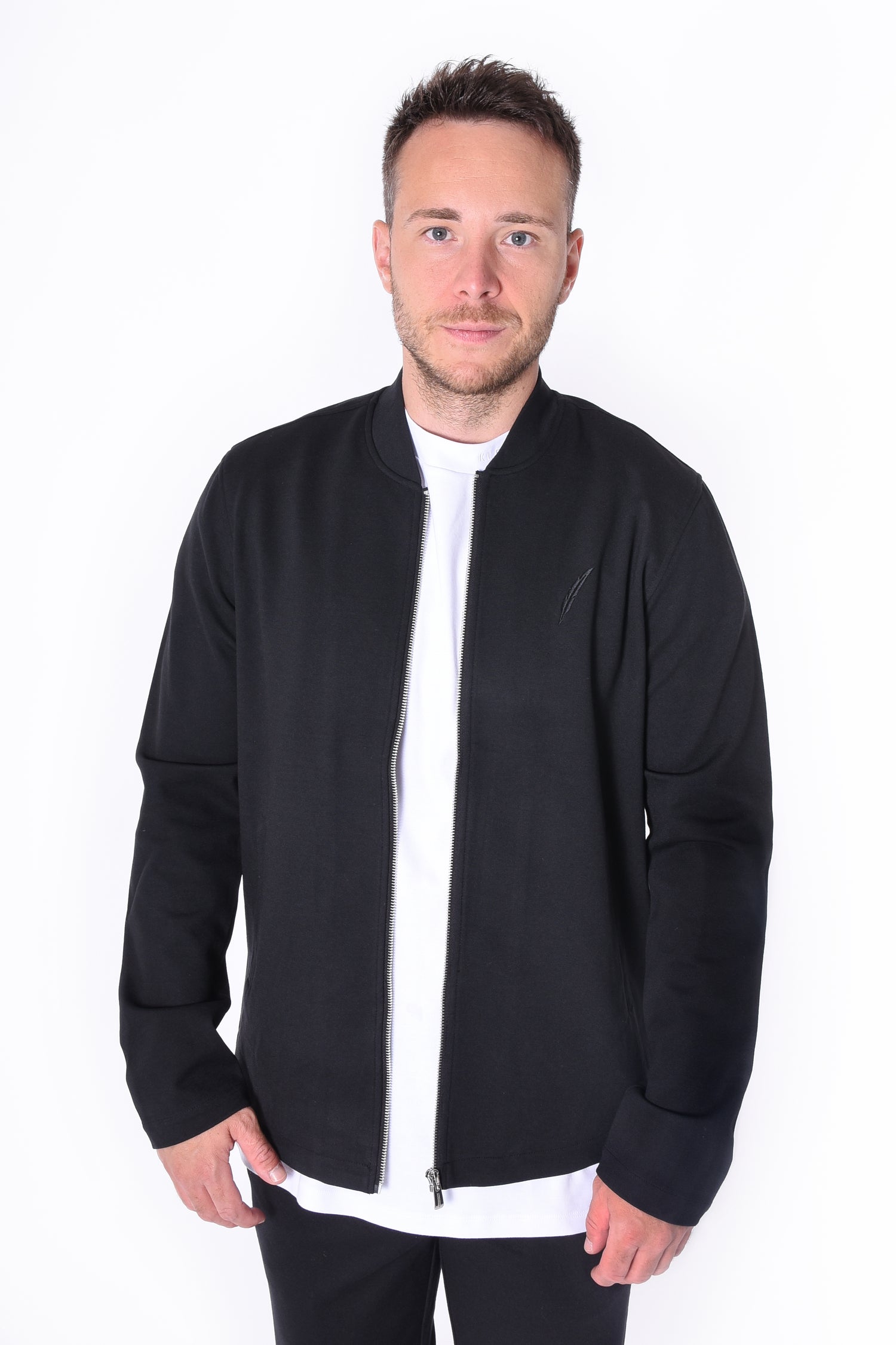 Color 020 - 0 - Lauterbach-black-3.jpg