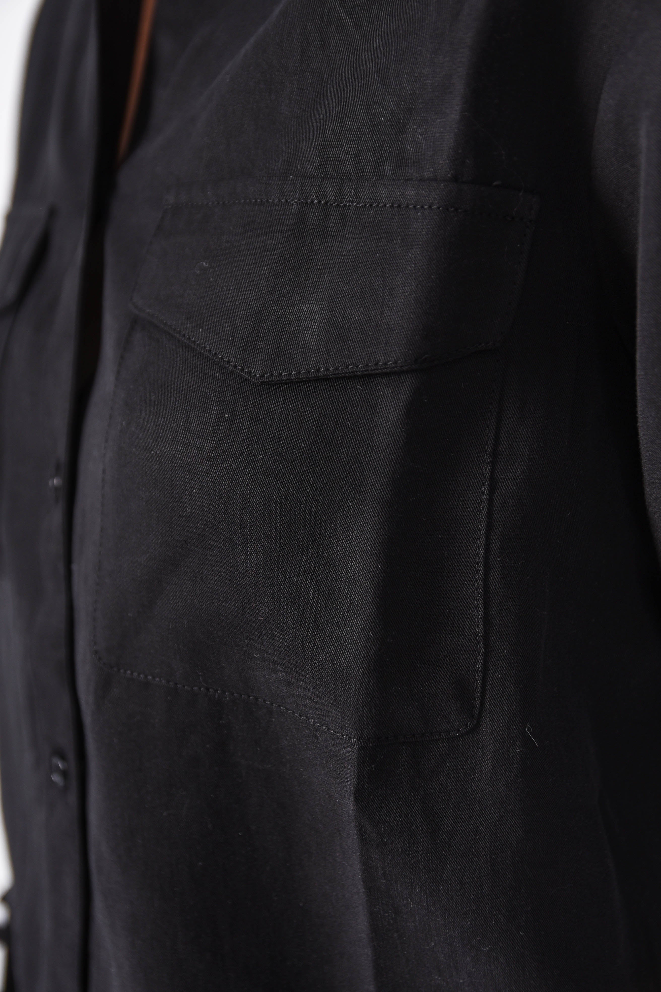 Color 020 - 0 - Beckhemd-black-Detail-1.jpg