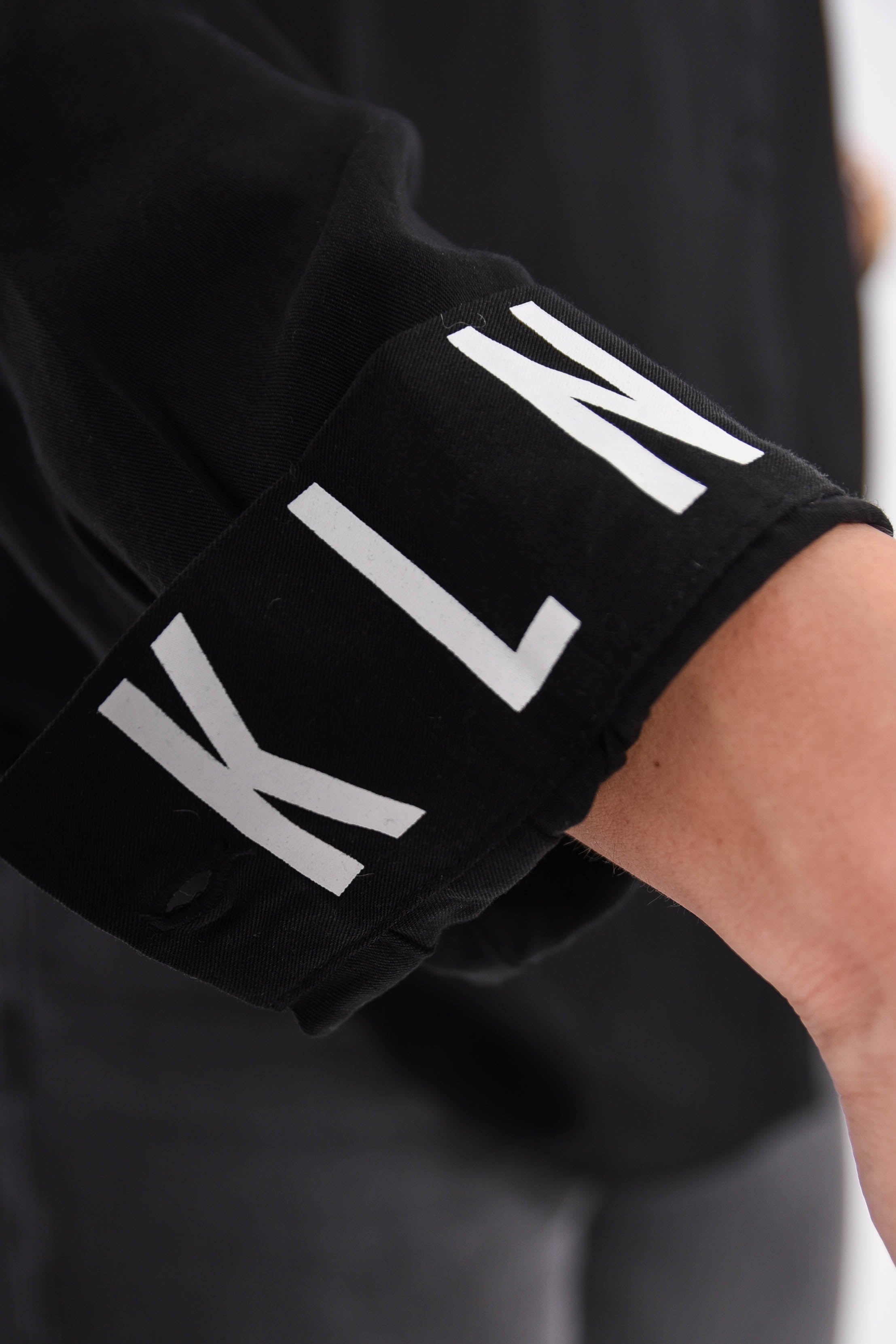 Color 020 - 0 - Beckhemd-black-Detail-2.jpg