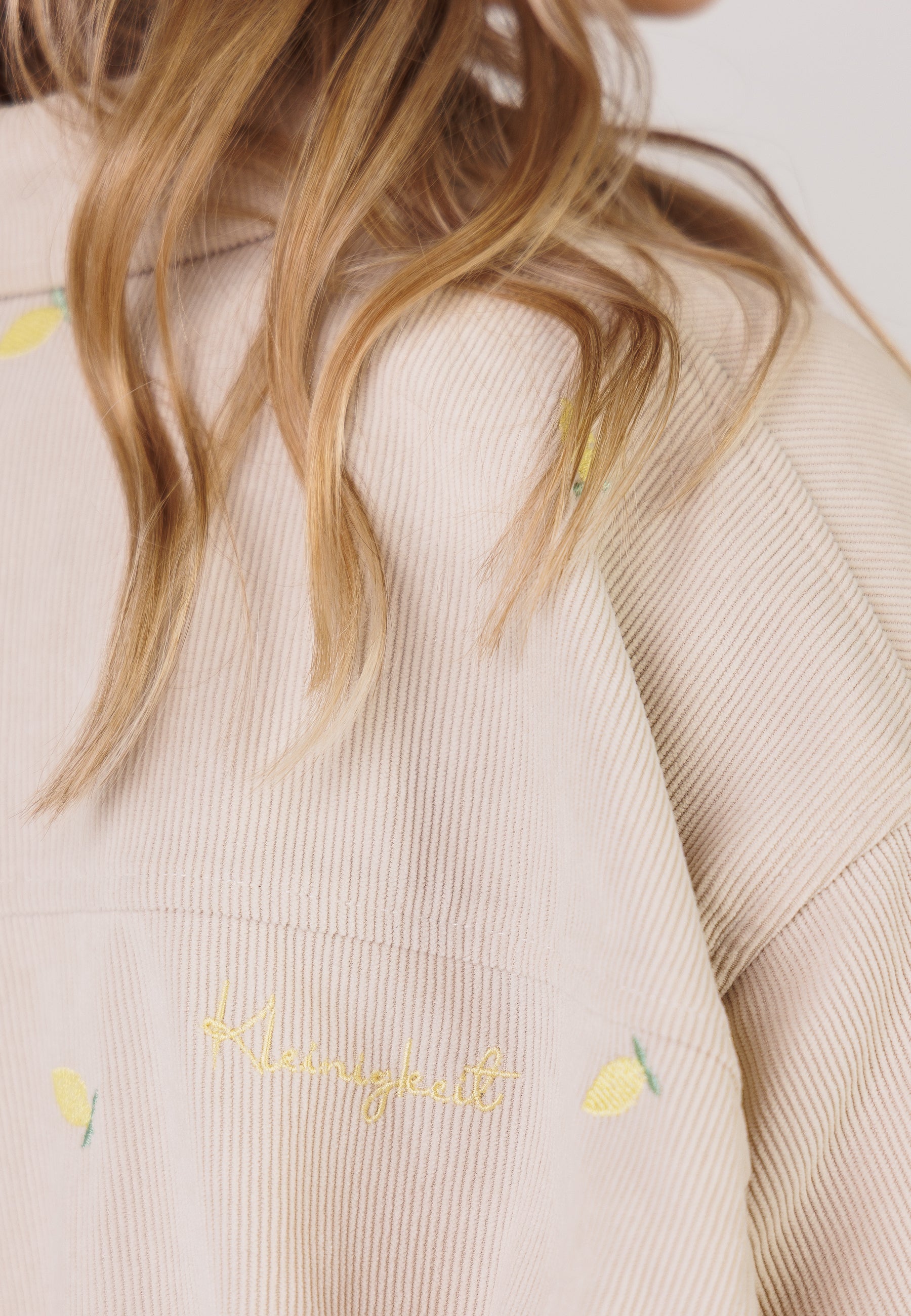 Color 302 - 0 - CU5A1574.jpg