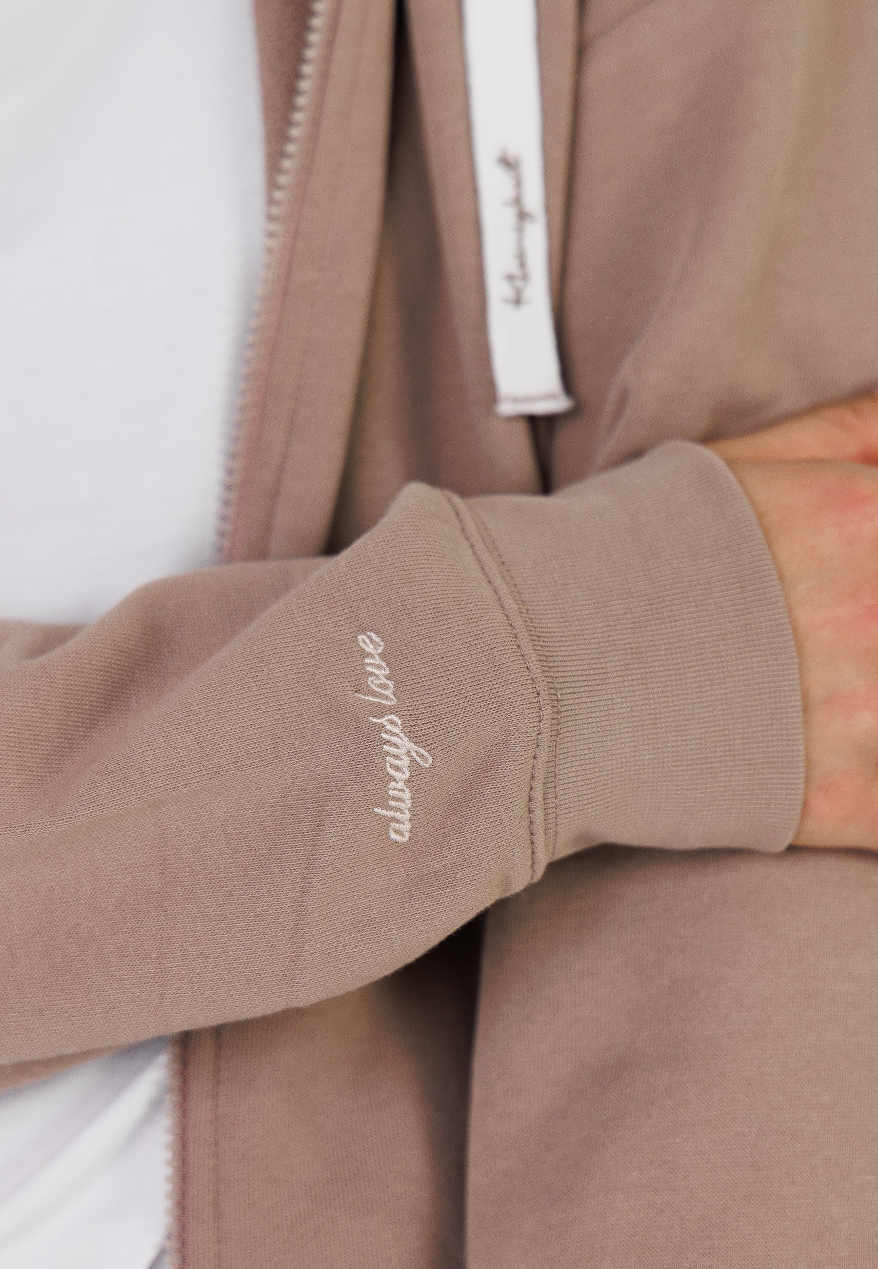 Color 303 - 0 - CU5A2064.jpg