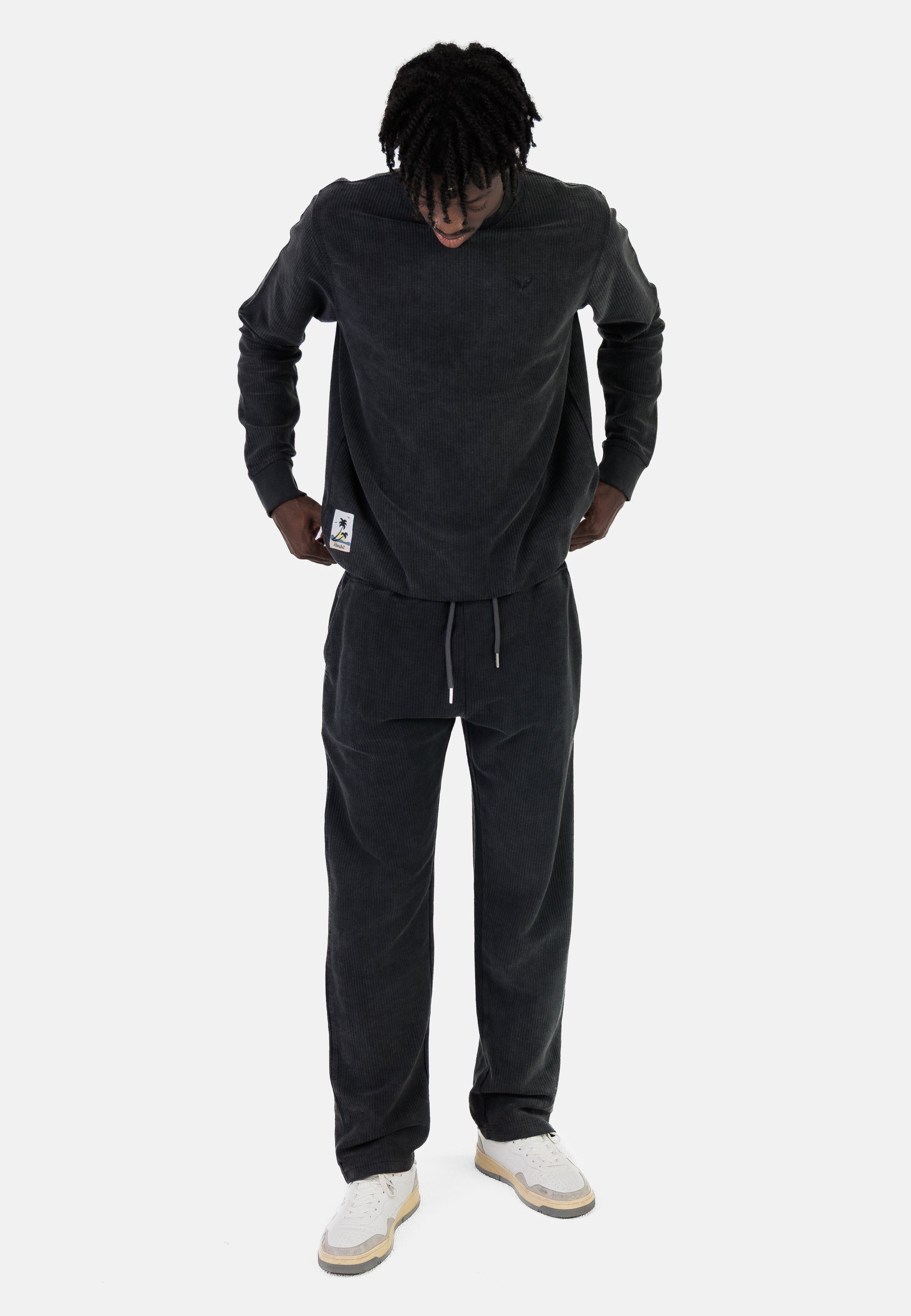 Color 382 - 0 - CU5A2088.jpg