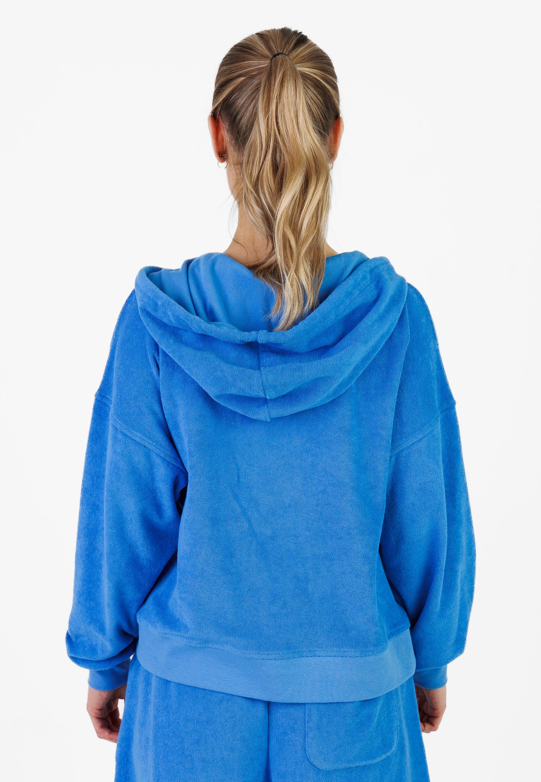 Color 323 - 0 - CU5A2535.jpg