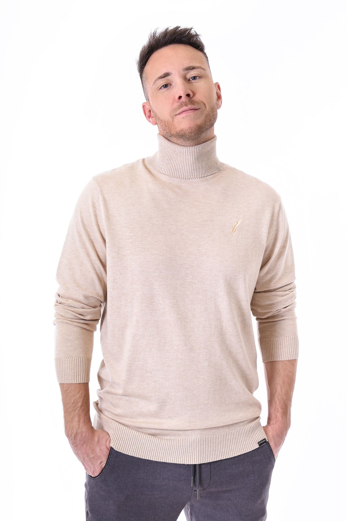 Color 825 - 0 - DJG_2085.jpg