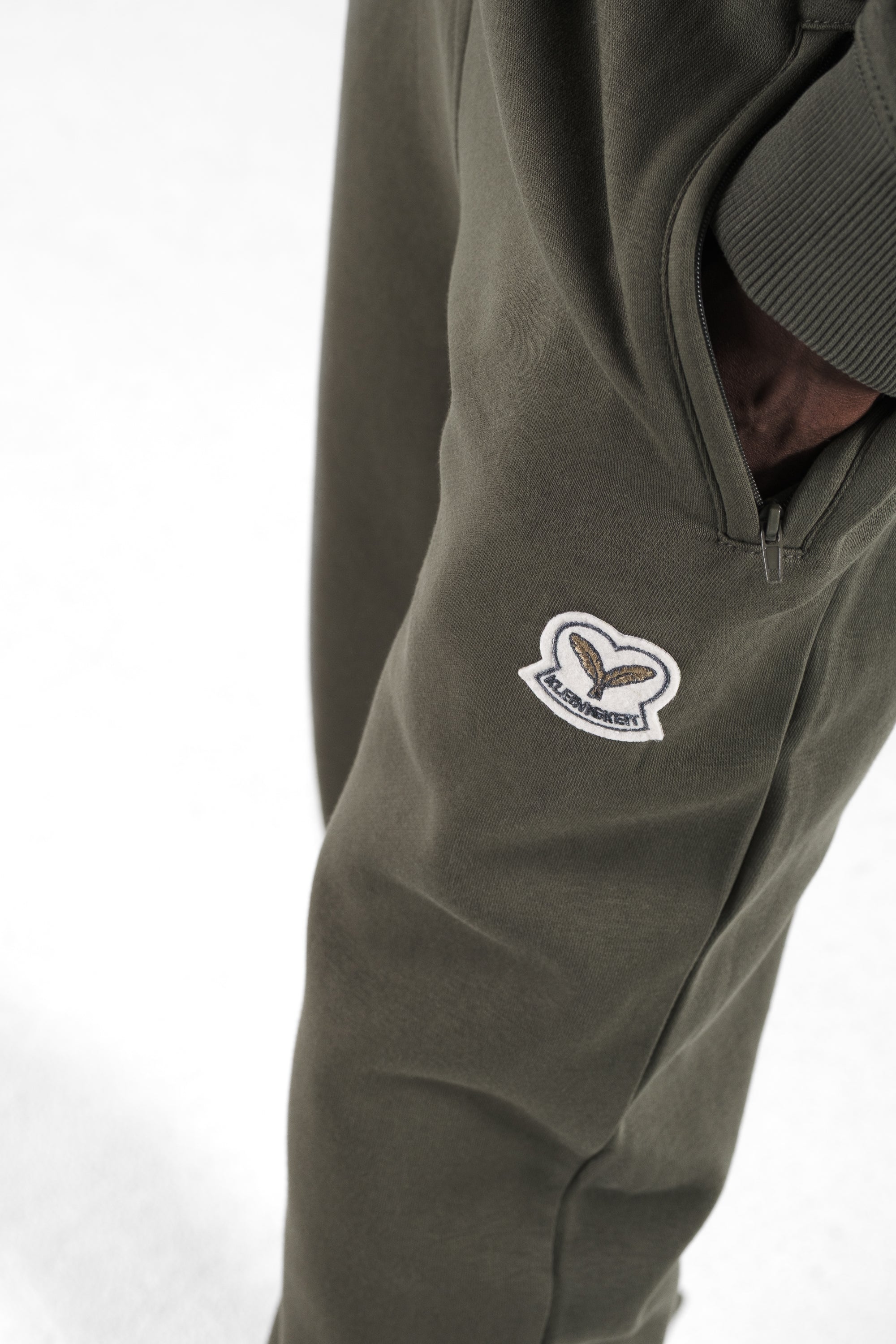 Color 042 - 0 - DSCF7902.jpg