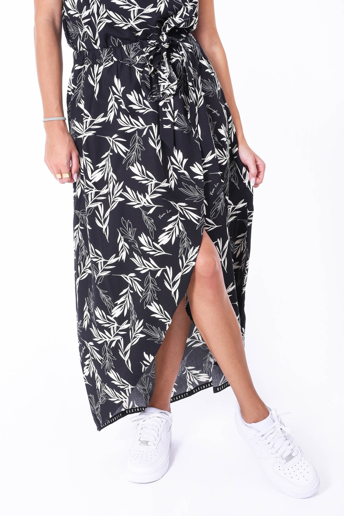 Color 729 - 0 - DJG_6913.jpg