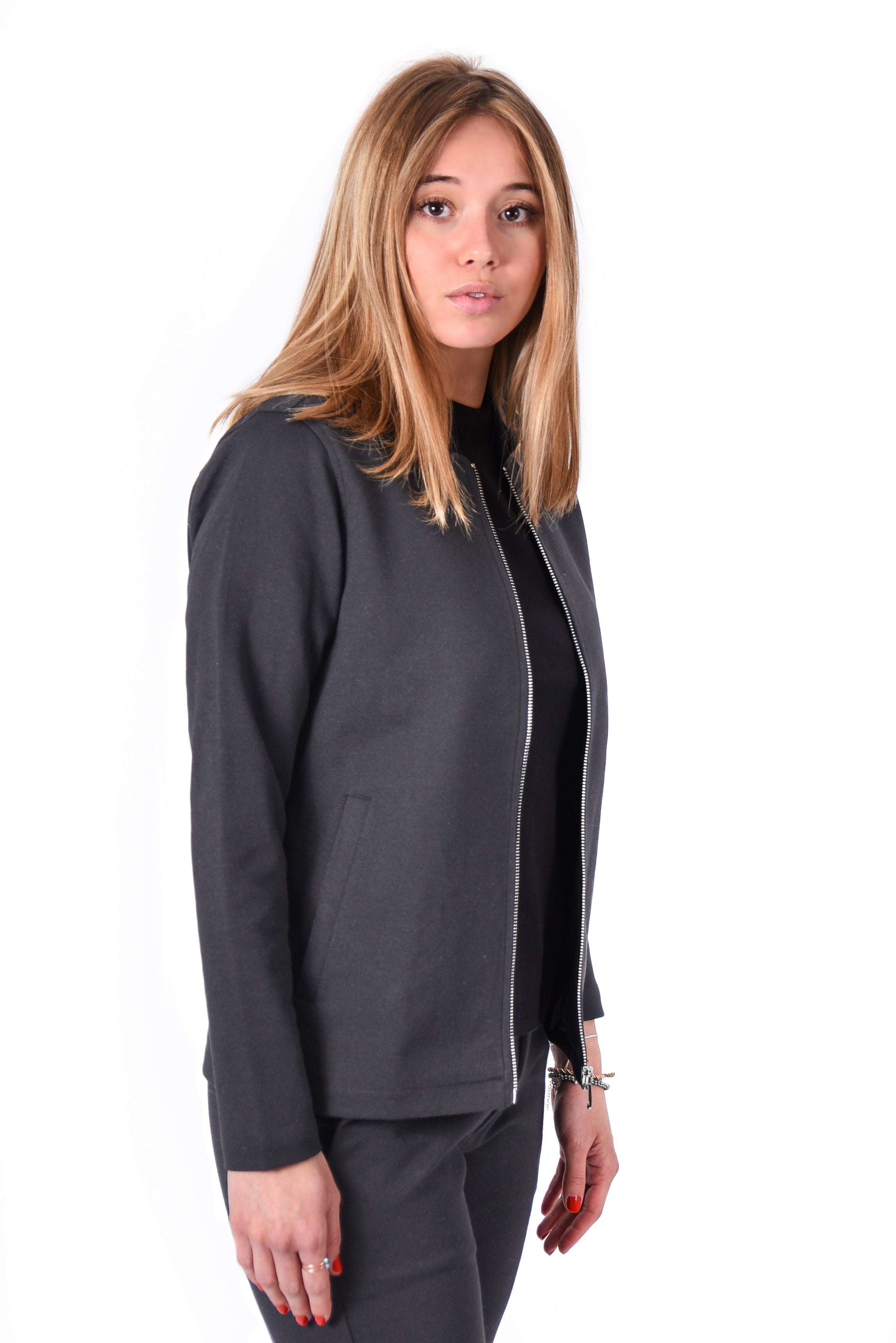 Color 517 - 0 - Schicker-asphalt-eingefärbt.jpg